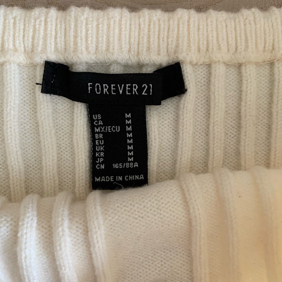 Beautiful two piece outfit! - Picture 2 of 3